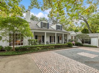 345 Crescent Dr, Lake Bluff, IL
