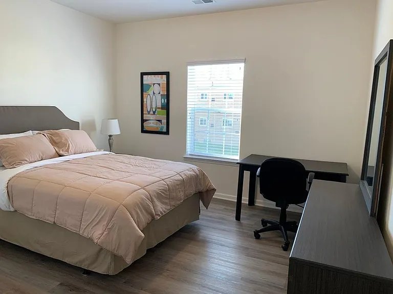 Towne Center Apartments — Photo 64