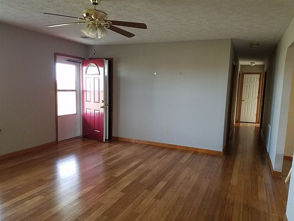5th image of 144 Southland Dr