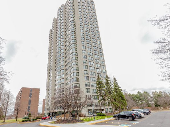 8 Lisa St #1204, Brampton, ON L6T 4S6