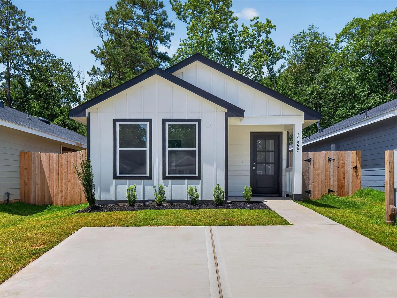3 bed, 2.0 bath, 1023 sqft, $1,395 — Photo 2