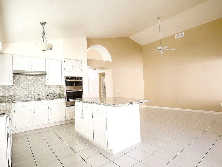 25406 Blackthorne Dr — Photo 7
