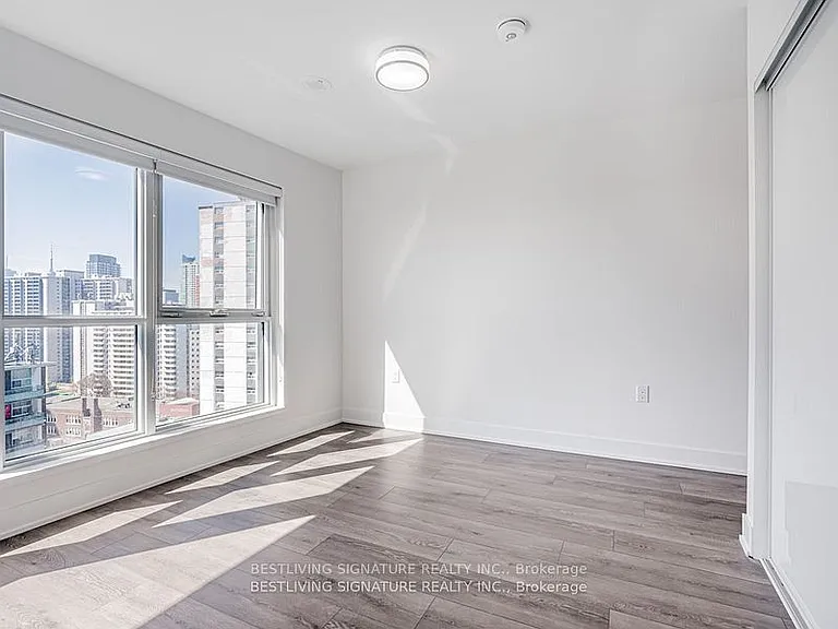 585 Bloor St E #1521 — Photo 17