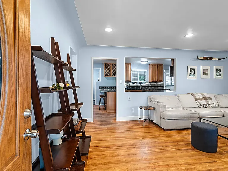 4030 Jay St — Photo 2