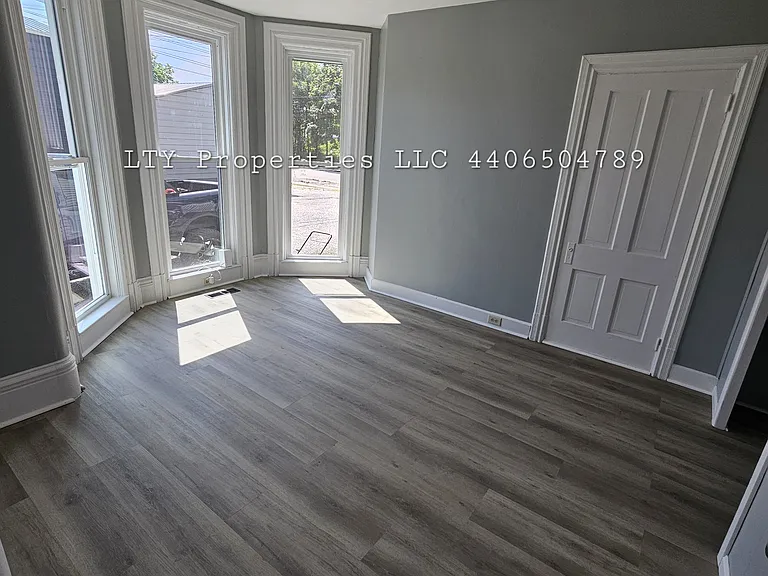 423 W 48th St #3 — Photo 1