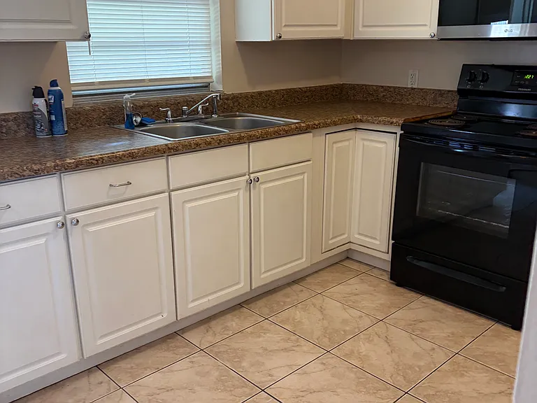 27167 Wakefield Dr — Photo 13