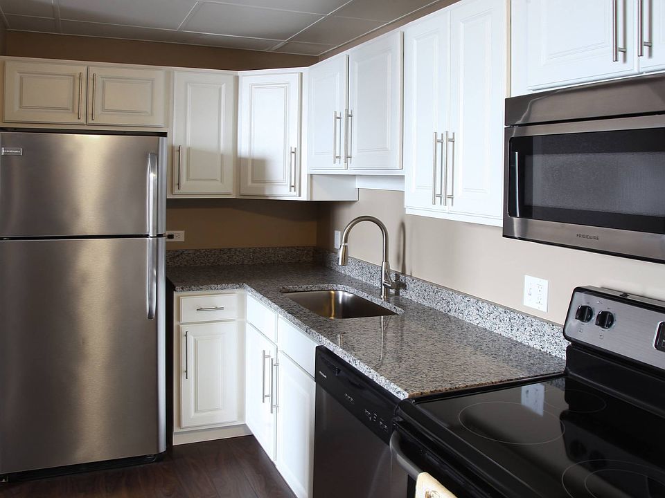 Bancroft Luxury Apartments 107 S Washington Ave Saginaw MI Zillow