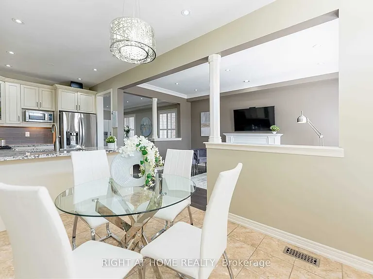 41 Dufay Rd — Photo 18