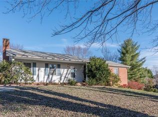 284 Asbury Rd, Candler, NC 28715