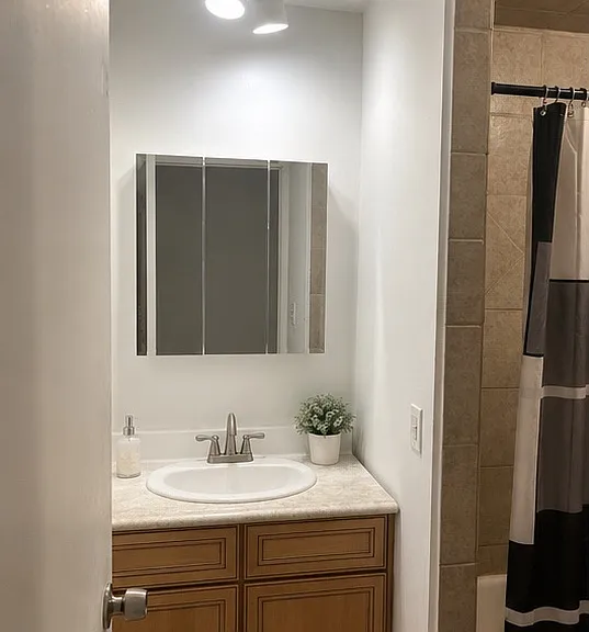 2702 W 15th St #1F — Photo 5