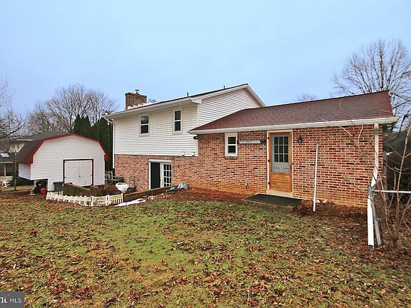 2nd image of 129 Juniper St