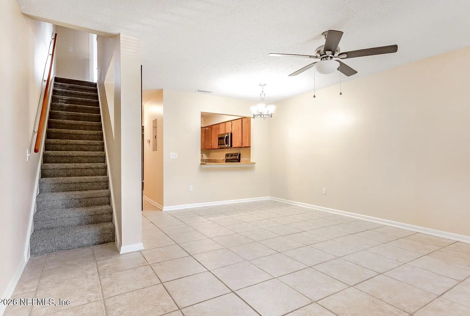 3 bed, 2.0 bath, 1280 sqft, $1,995 — Photo 2