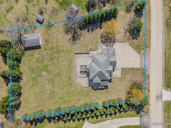 4th image of S4185 Whispering Pines Dr