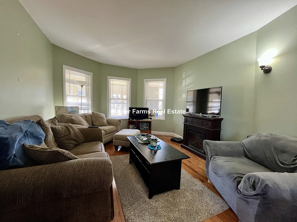 Building Photo - 45 Martin St #2