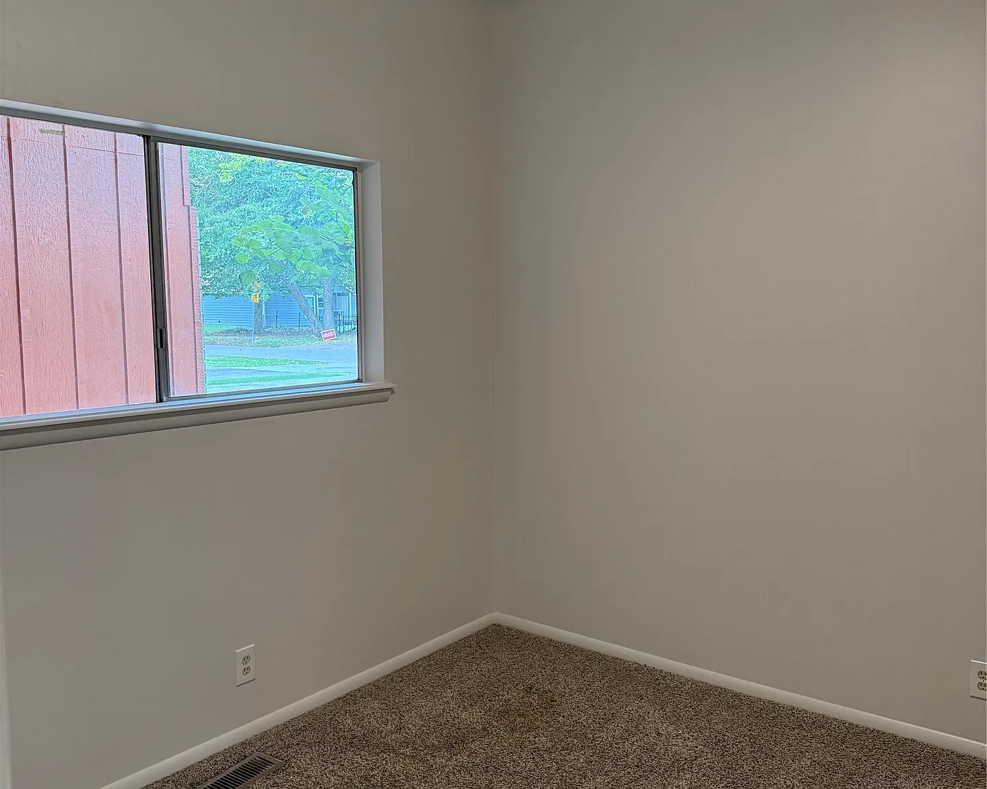 3 bed, 2.0 bath, 1484 sqft, $1,795 — Photo 3