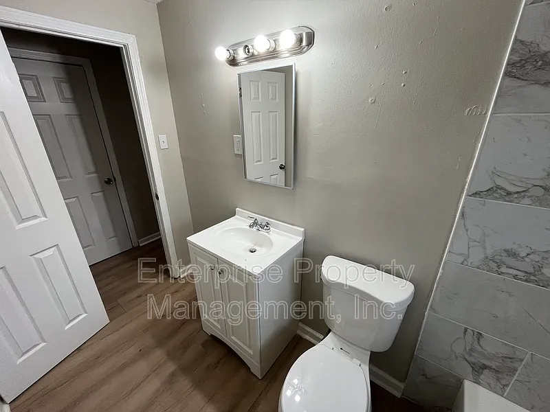 4 bed, 1.0 bath, 1125 sqft, $1,250 — Photo 3
