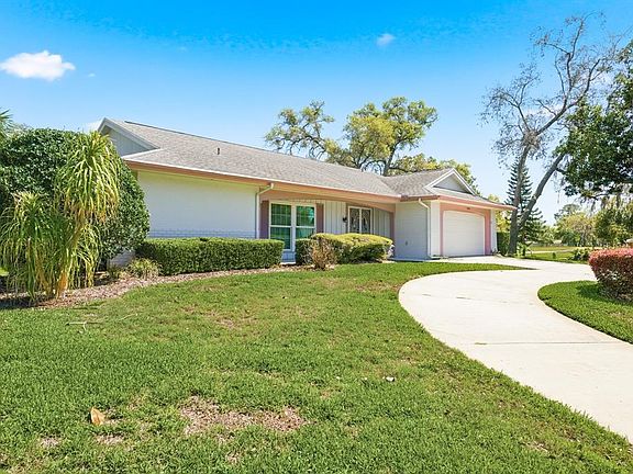 3rd image of 12802 Ironwood Cir