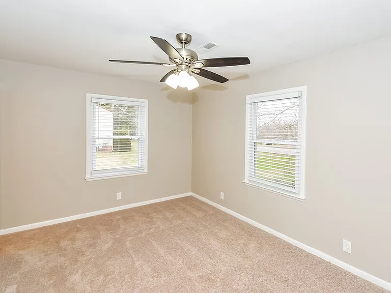113 Elementary Dr — Photo 8