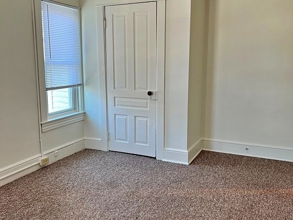 5th image of 1632 W Market St Unit B