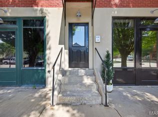 3206 Rue Royale APT 2, Saint Charles, MO 63301