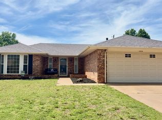 1020 Canterbury Rd, Enid, OK 73703
