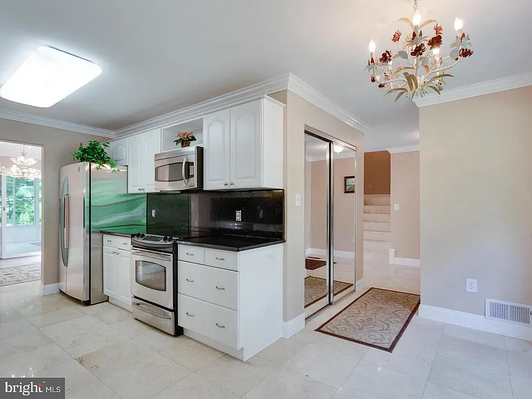 10522 Brevity Dr — Photo 8