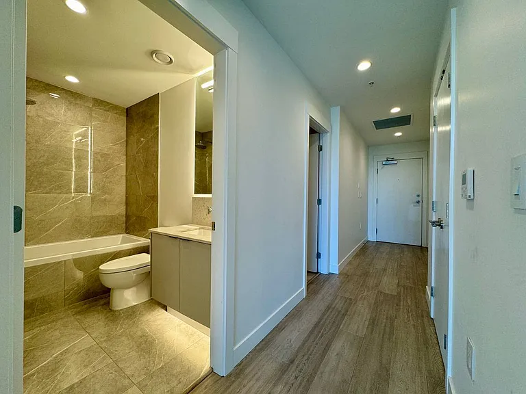 7638 Cambie St #308 — Photo 21