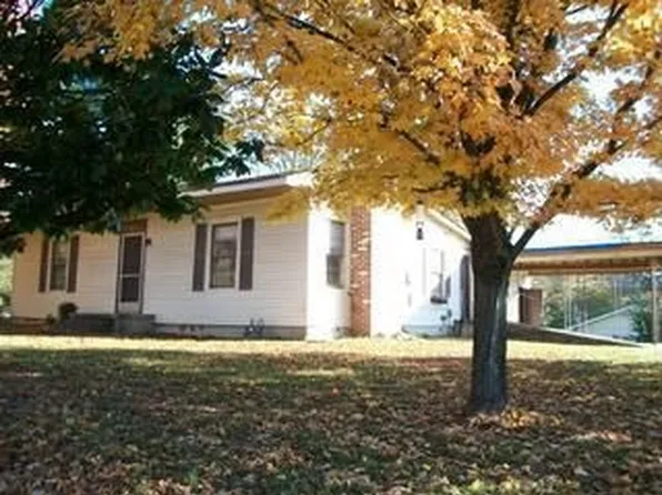 401 Regal Dr, Tunnel Hill, GA 30755