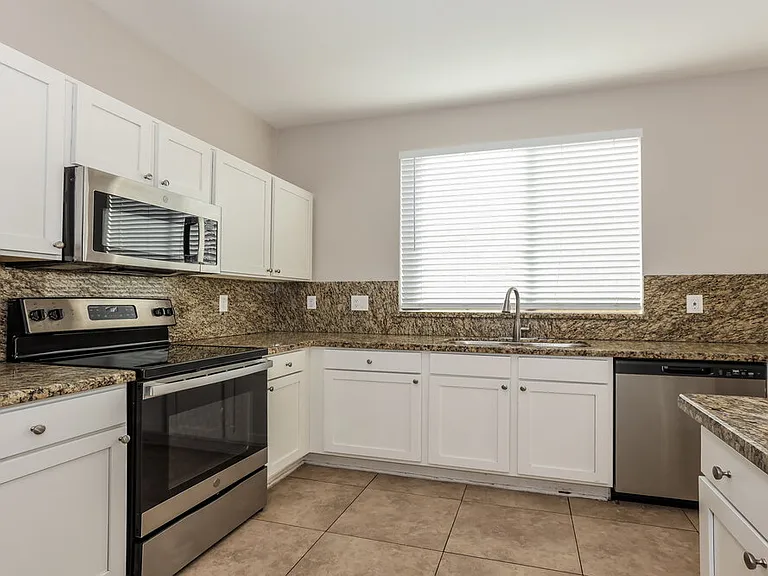 3014 W Donner Dr — Photo 5
