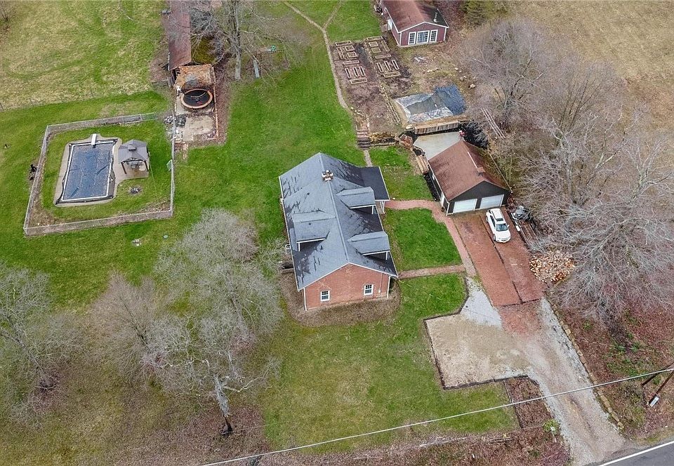 2801 Indian Run Ave SE, East Canton, OH 44730 Zillow