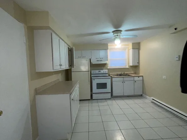 2320 Gabriel Ave APT 6, Zion, IL 60099