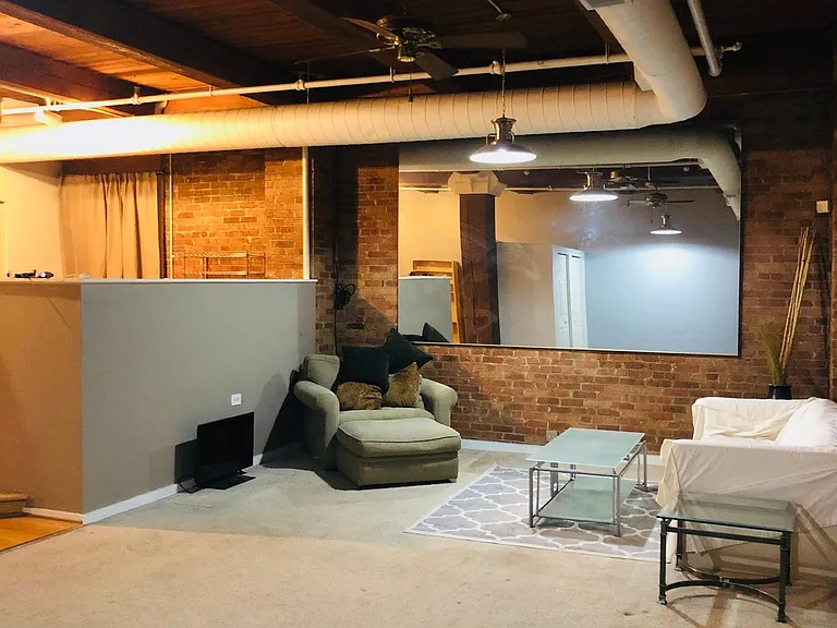 411 S Sangamon St #1E — Photo 2