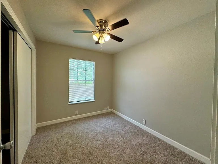 600 Seminole Rd — Photo 17
