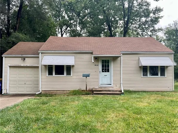 8113 Hadley St, Overland Park, KS 66204