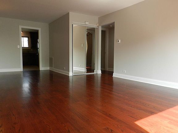 2nd image of 1000 Grove Dr Unit 3B