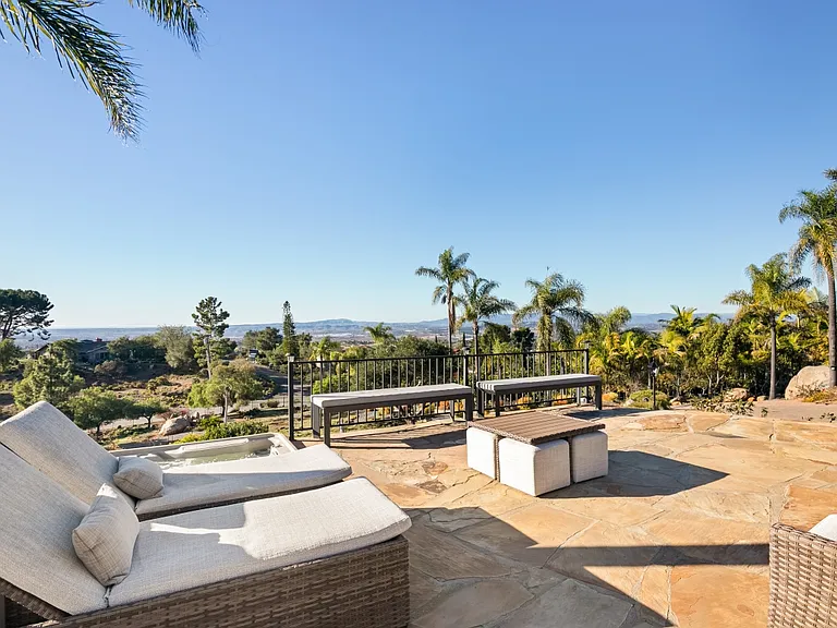 2073 Elevado Rd — Photo 28