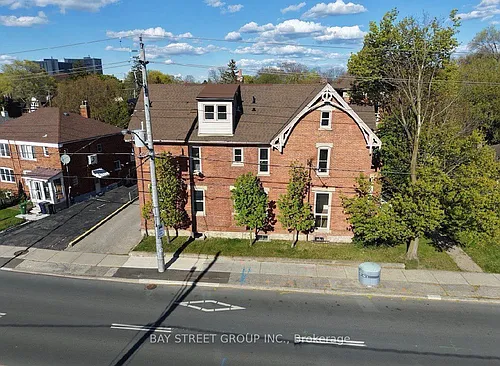 1311 Pape Ave N Photo 1 1311 Pape Ave N Photo 1