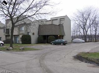 38280 N Lane Rd #K-102, Willoughby, OH 44094