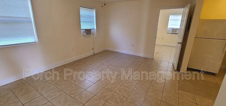 1 Ellis Dr #B — Photo 2