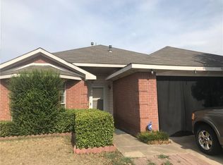 700 Sunflower Ln, Cedar Hill, TX 75104