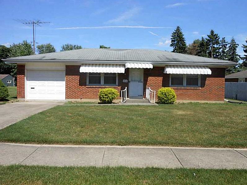 1st image of 216 Hall Ave