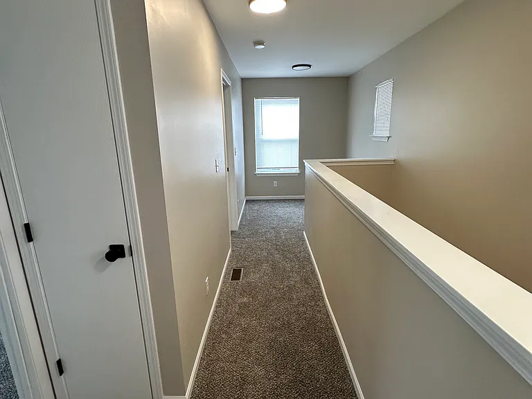 10 Delta St — Photo 6