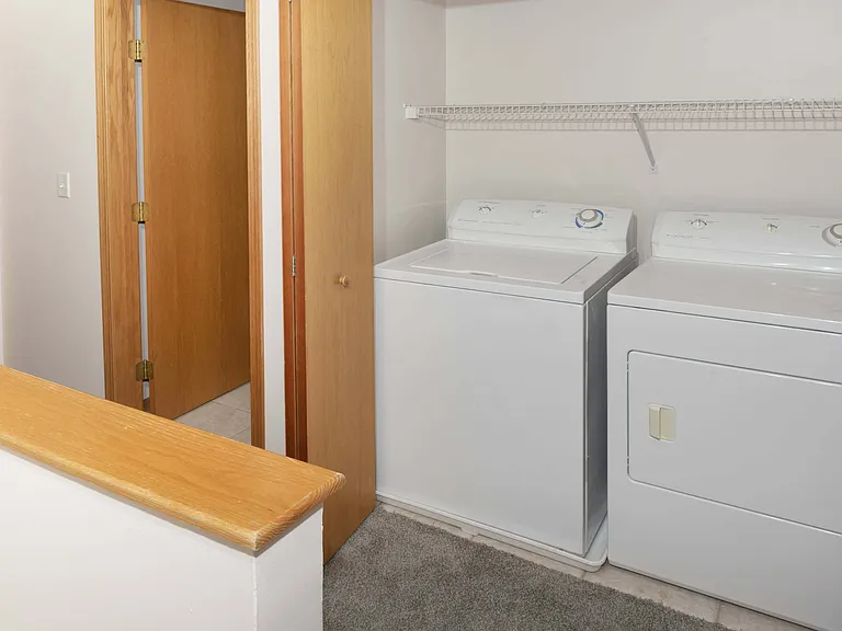 Avalon Cove Townhomes — Photo 8