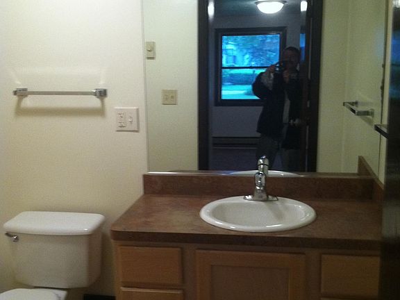 4th image of 3170 Roanoke Dr