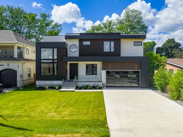 369 Wade St, Oakville, ON L6K 2A4
