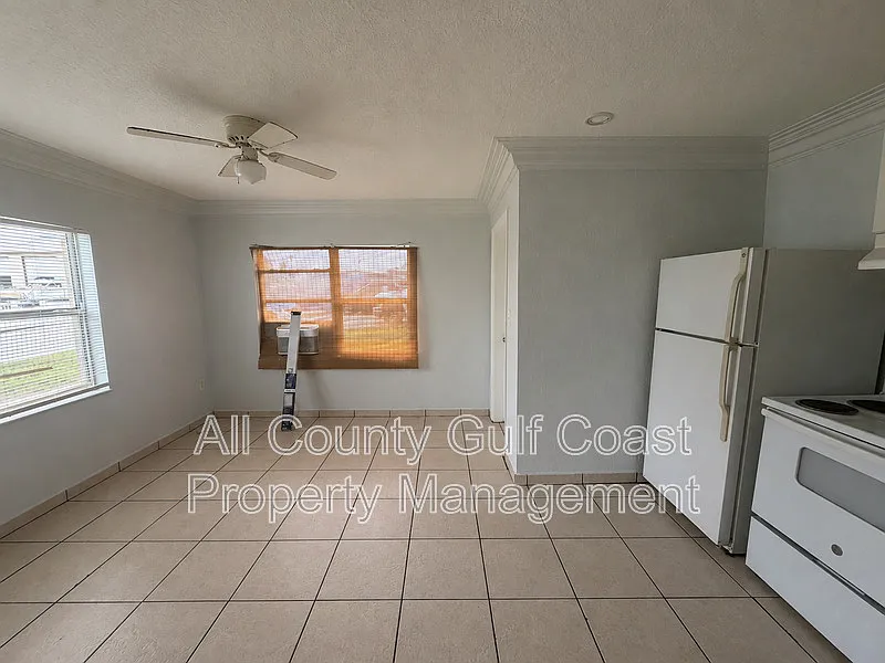 1 bed, 1.0 bath, 500 sqft, $1,095 — Photo 2