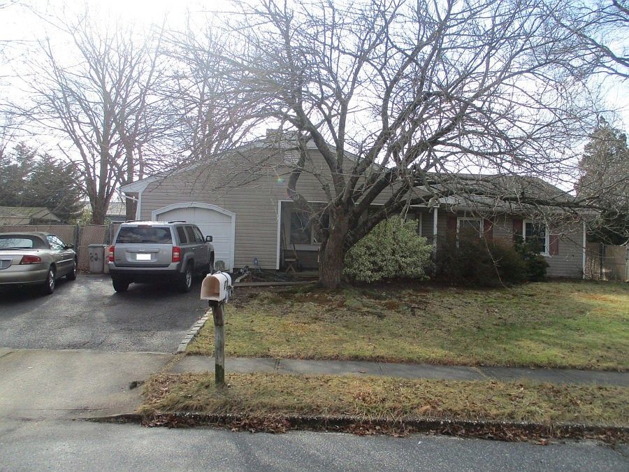 1st image of 62 Rush St