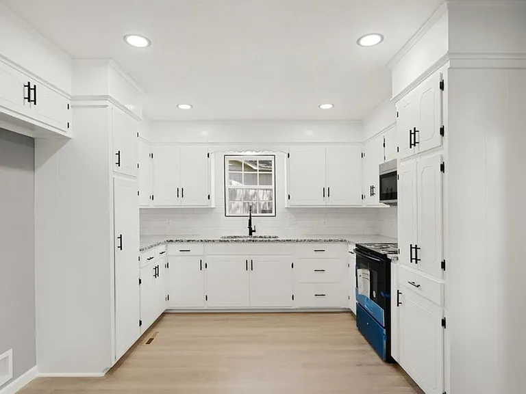 2108 Boston St — Photo 10