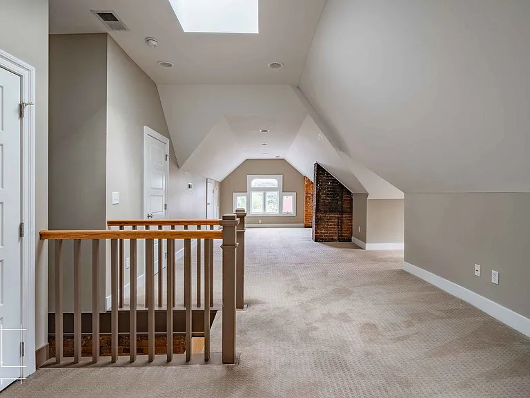 216 W. Hubbard Ave — Photo 25