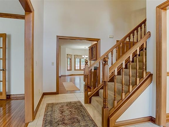 4th image of 602 Whispering Pines Ave